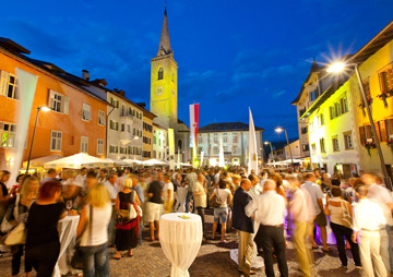 piazza Municipio Caldaro