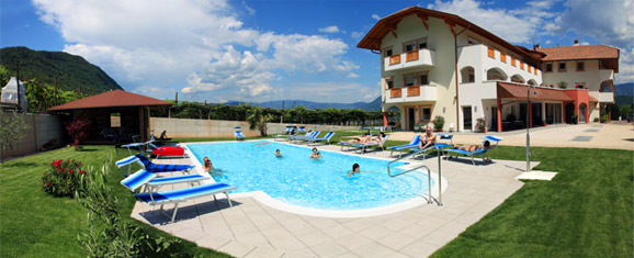 piscina privata dell'albergo Peterlinhof